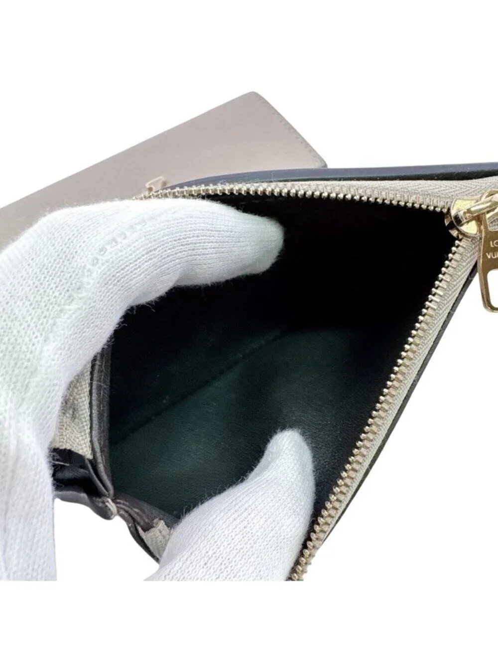 Louis Vuitton Compact Wallet Portefeuille Capucines Trifold